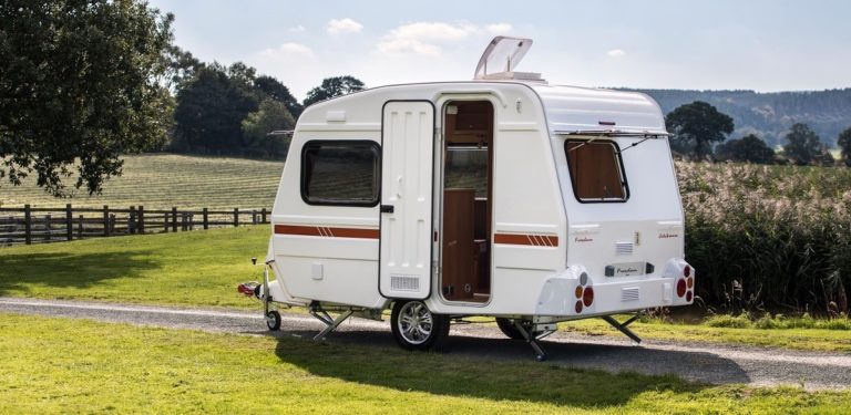 Drive off easily with a Light Weight Caravan