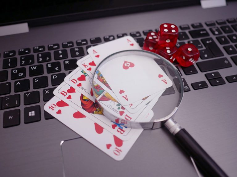 The Pros and Cons of Playing in an Online Casino